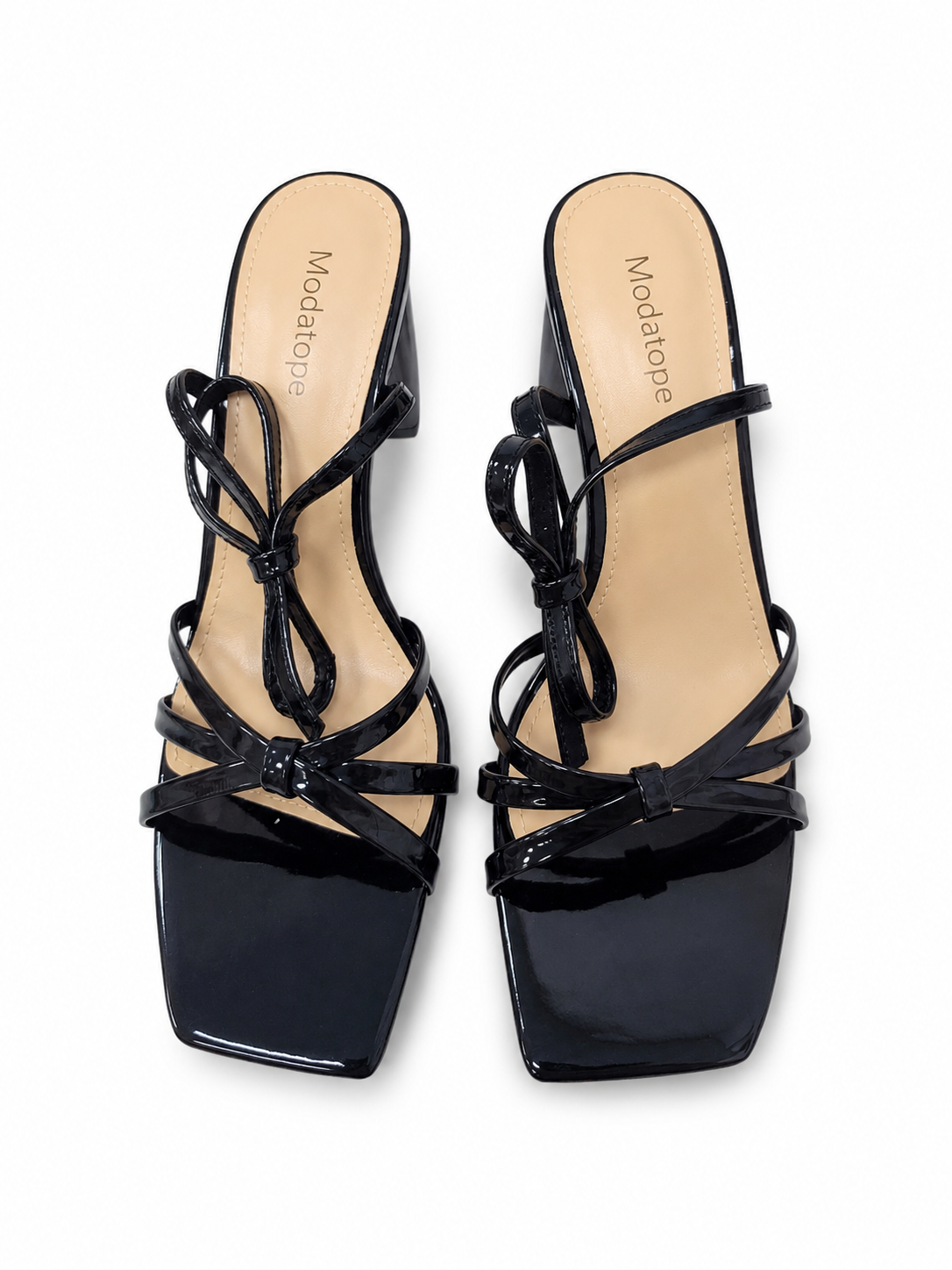 Sandalias de Tacón con Tiras Cruzadas Color Negro Talla 8.