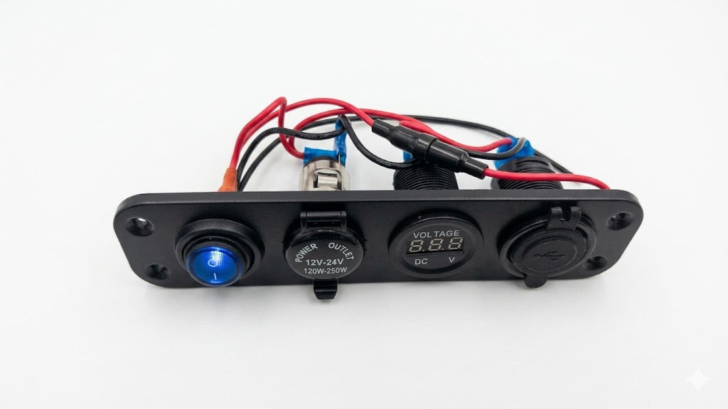 Panel 4 en 1 para vehículos incluye una toma de encendedor de 12V/24V, un voltímetro digital LED, dos puertos USB y un interruptor de encendido/apagado.