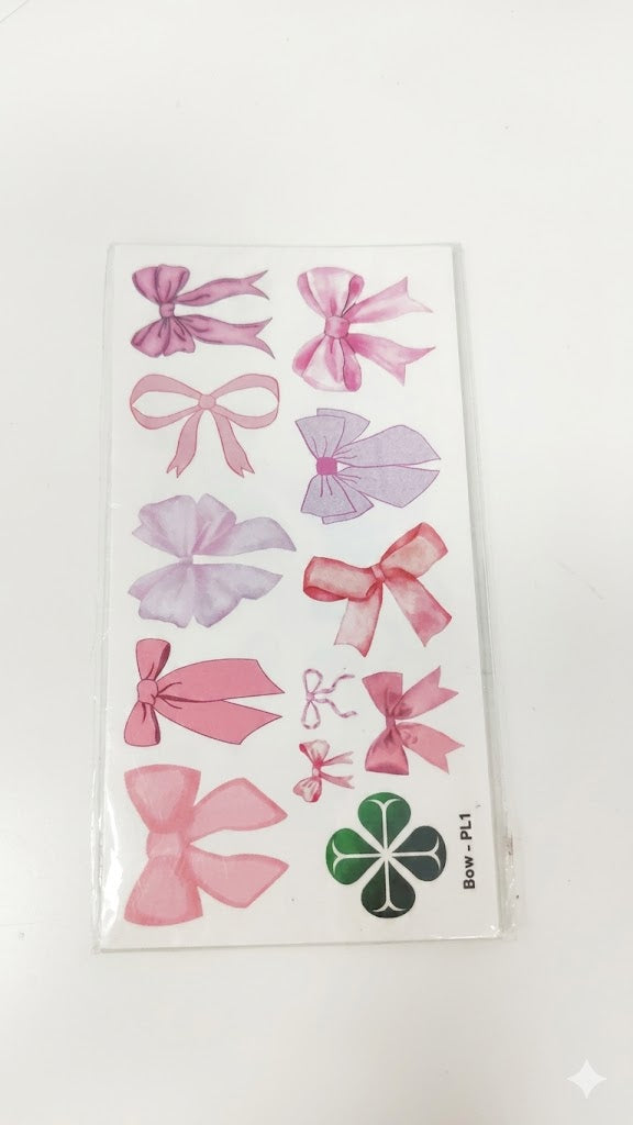 Pack de Calcomanías de lazos rosas estilo acuarela son tatuajes temporales o adhesivos decorativos.