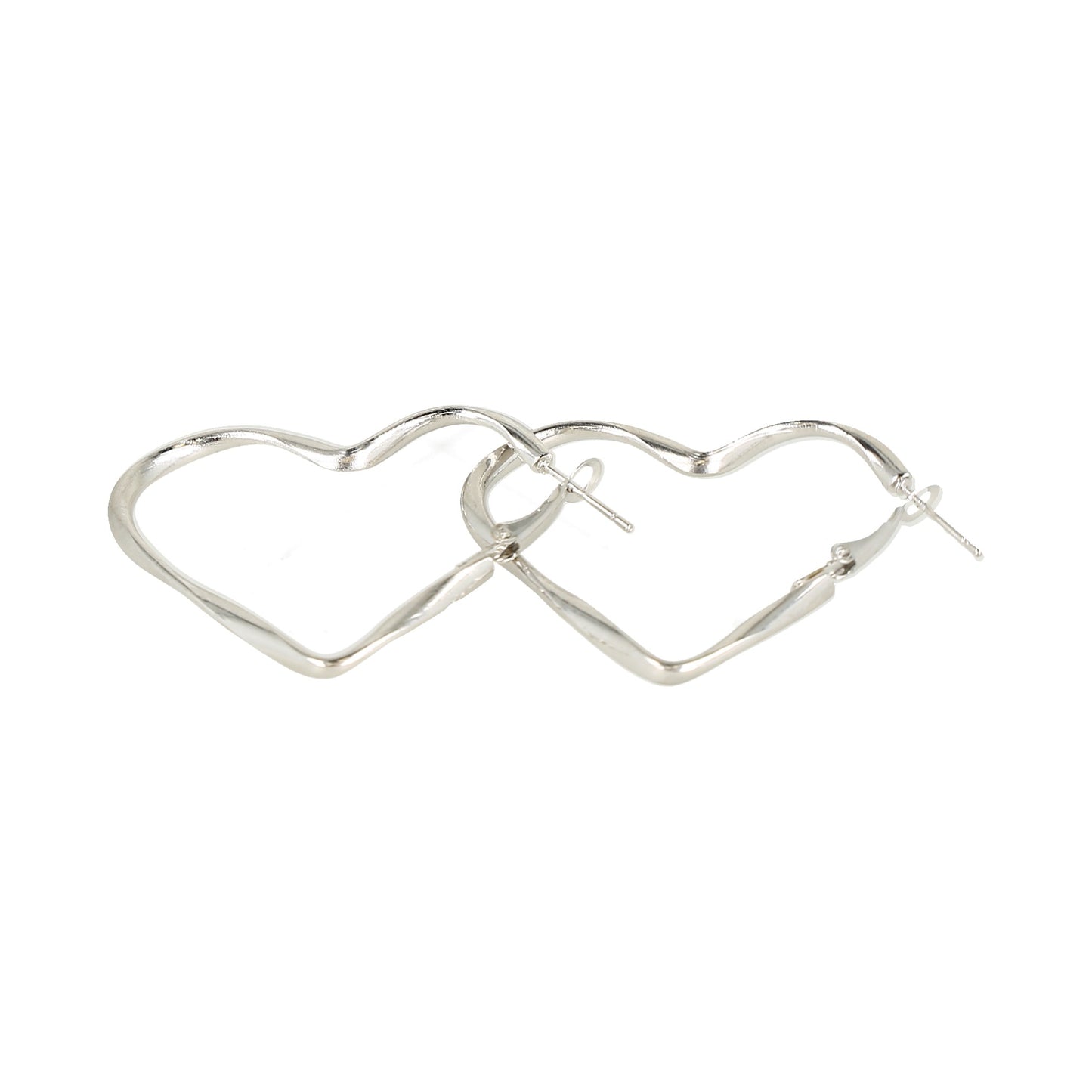 pendientes de aro con un diseño irregular y retorcido en forma de corazón