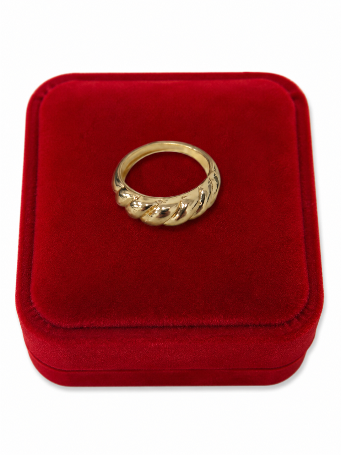 Anillo Dorado Elegante para Mujer – Diseño Trenzado Minimalista y Moderno.