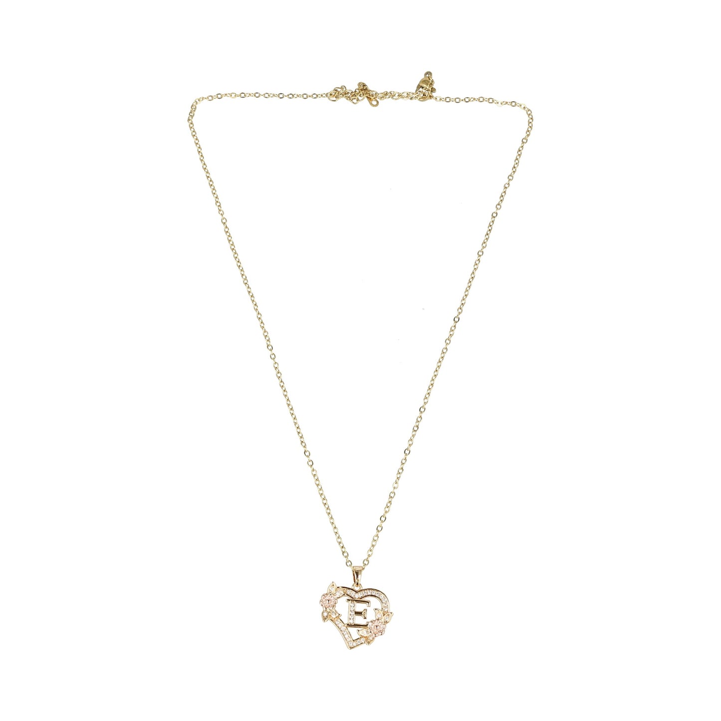 Collar dorado con colgante de corazón.