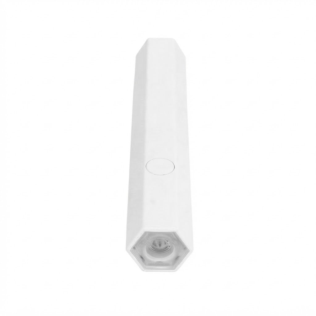 Mini lámpara LED UV portátil de mano en color blanco, ideal para el precurado y fijación rápida de esmaltes en gel.