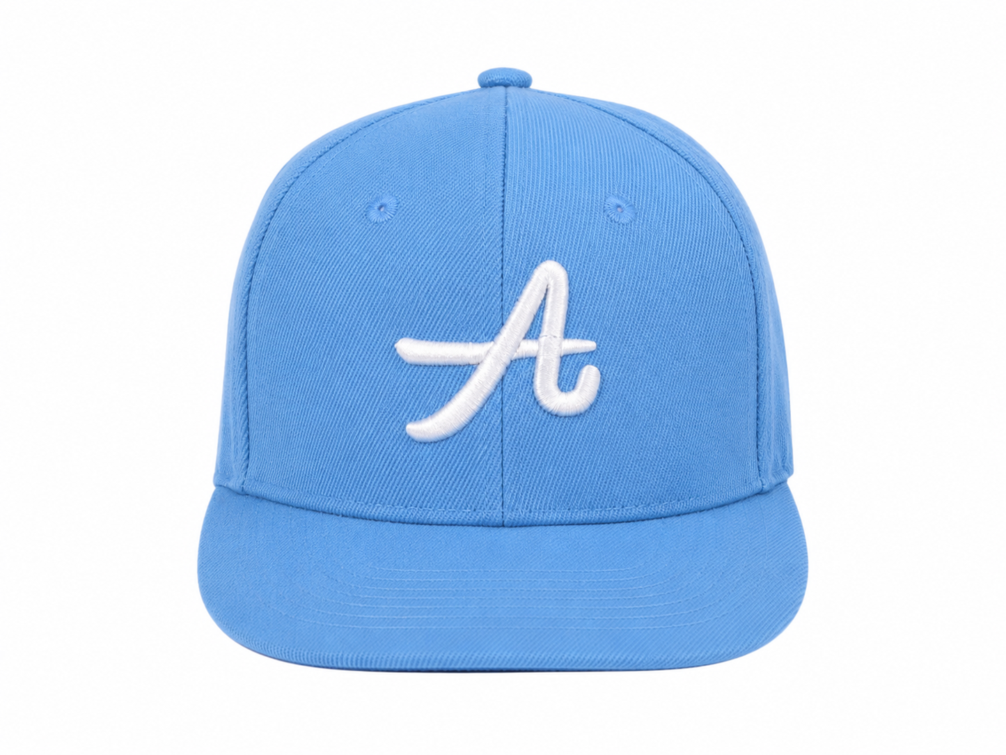 Gorra Ajustable de Visera Plana Color Azul con Bordado Frontal.
