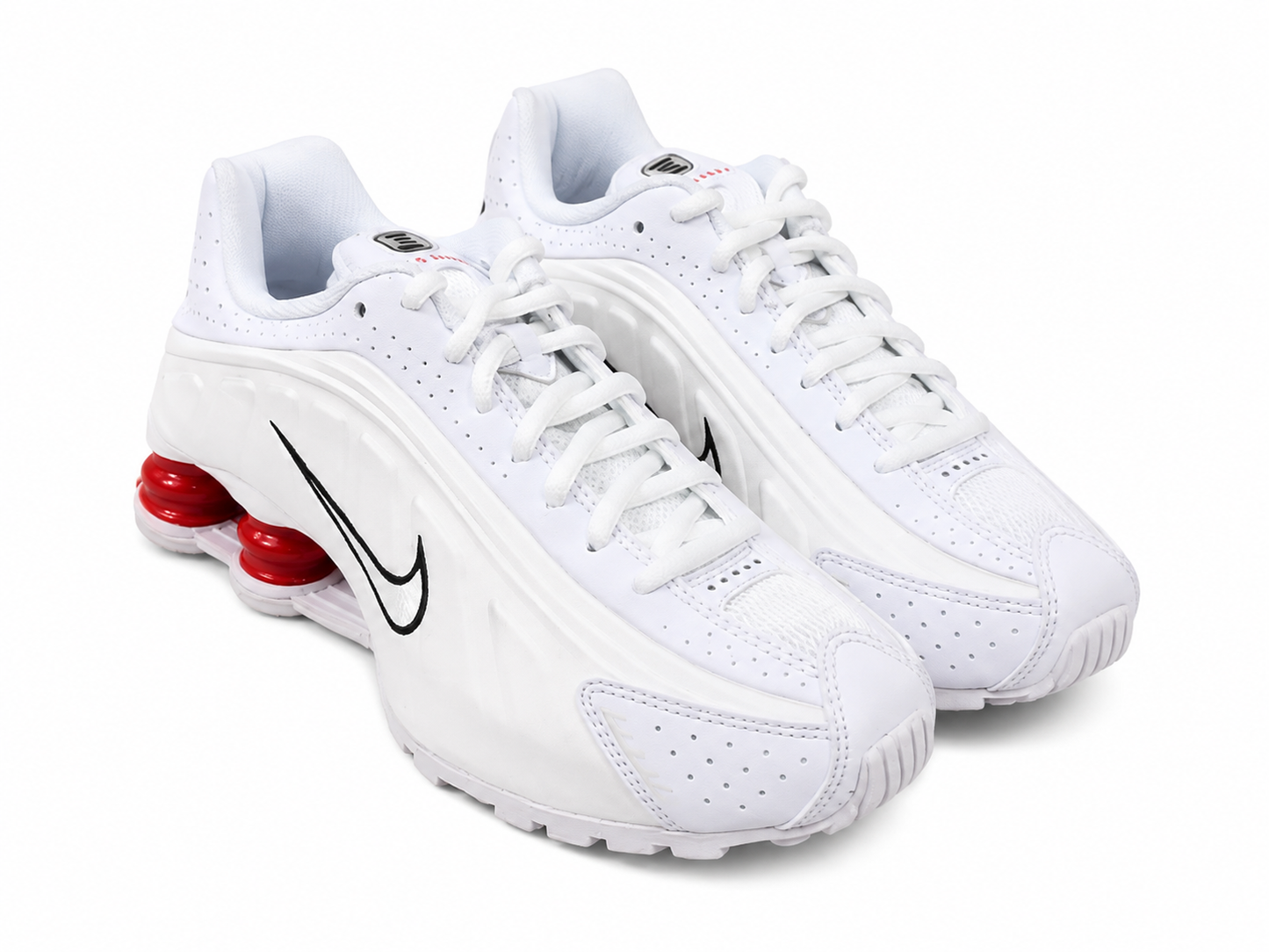 Zapatos deportivos blancos con amortiguación visible y detalles en negro y rojo para hombre, talla 36.