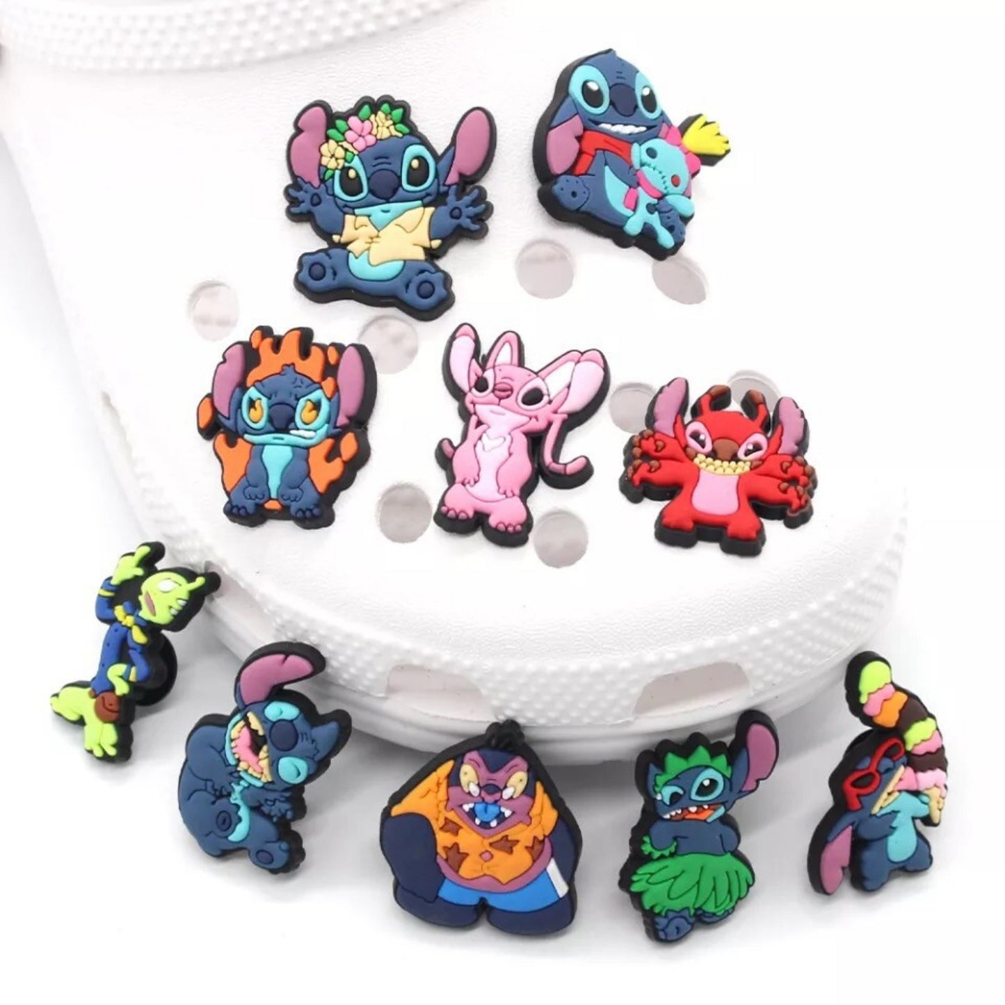 Set de 10 Charms Decorativos para Zuecos con Personajes de Stitch en PVC, Accesorios para Calzado.