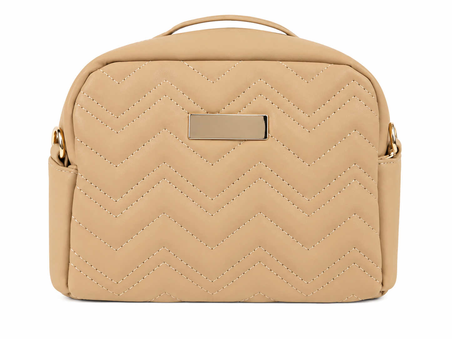 Bolso de hombro compacto acolchado color beige con diseño de líneas en zigzag.