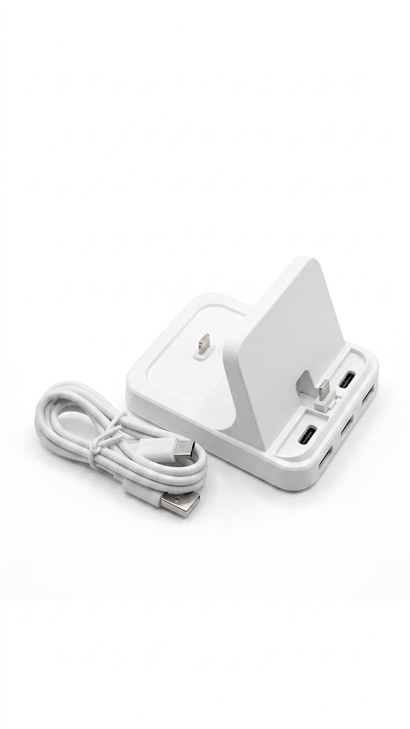 Estación de carga blanca es un soporte 3 en 1 diseñado para cargar simultáneamente un iPhone, Apple Watch y AirPods.