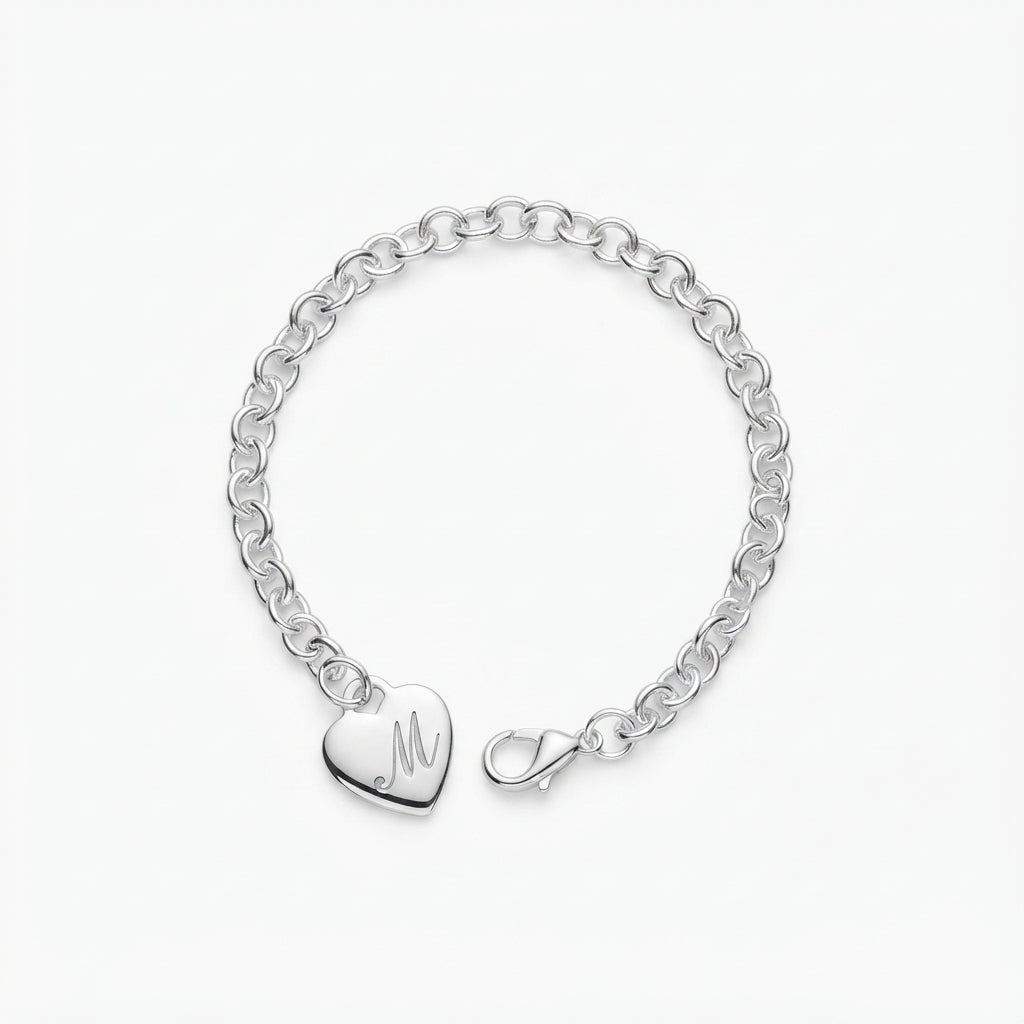 Pulsera de Cadena con Dije de Corazón Color Plateado.
