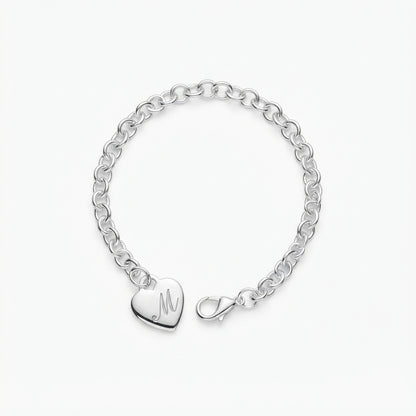 Pulsera de Cadena con Dije de Corazón Color Plateado.