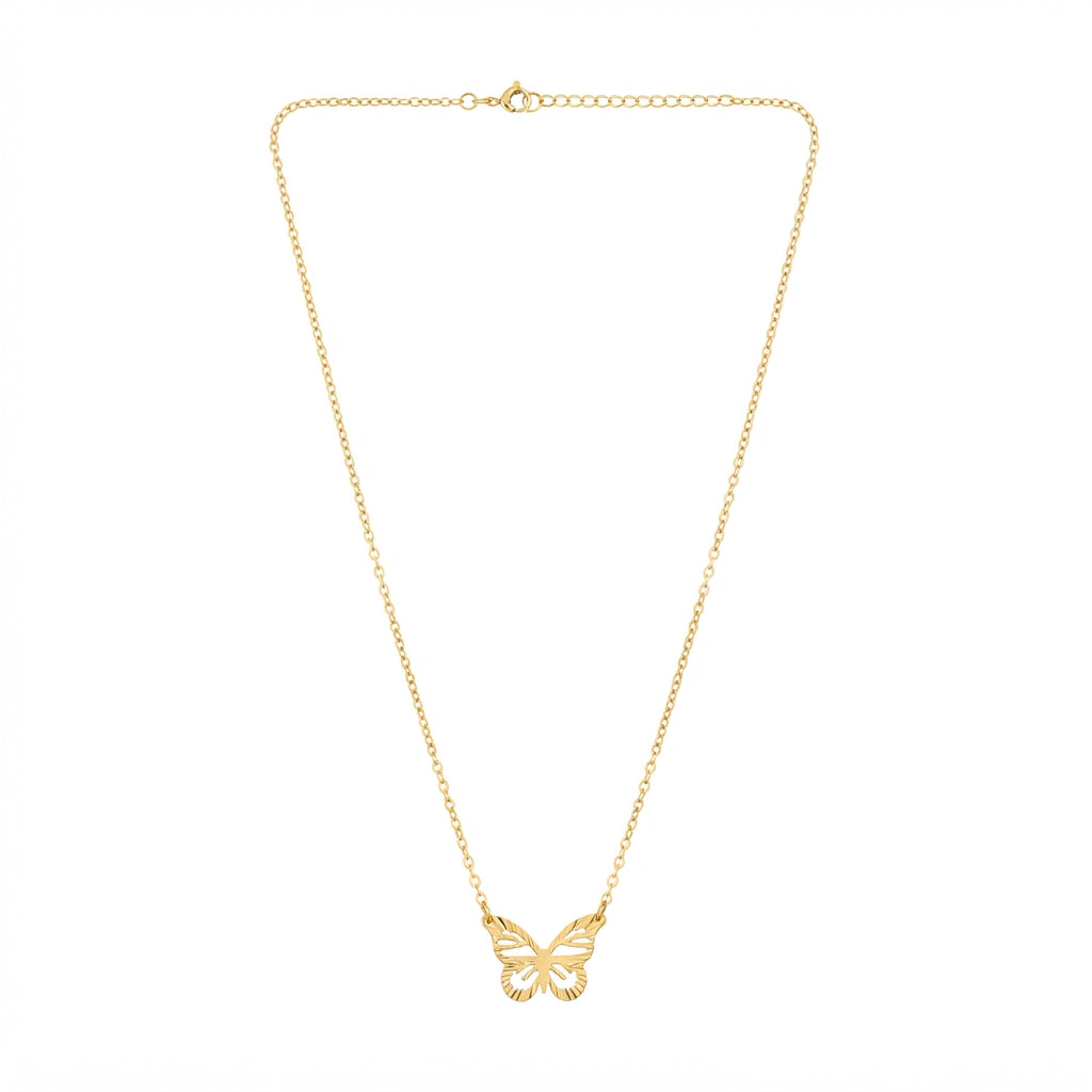 Collar con dije de mariposa y detalles brillantes en color dorado.