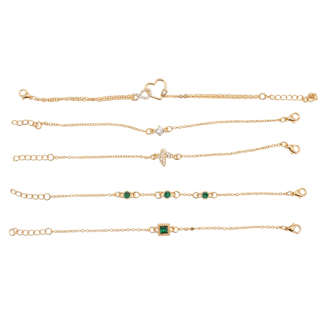 Juego de 5 pulseras de diseño elegante con detalles decorativos en color verde y transparente.