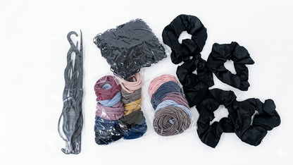 Conjunto de accesorios para el cabello incluye ligas y coleteros de tela en varios colores y tamaños.