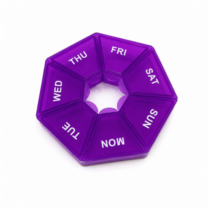 Pastillero Semanal Circular con 7 Compartimentos Color Morado.