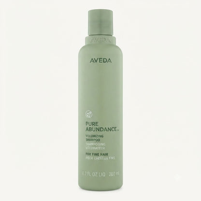 Champú diseñado específicamente para aportar volumen al cabello fino.