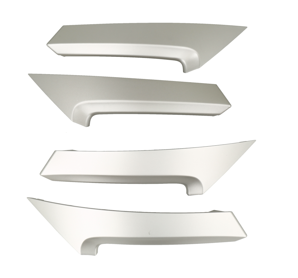 Cubiertas decorativas plateadas para los paneles de las manijas en las puertas, diseñados comúnmente para modelos como el Toyota Camry 2006-2011.