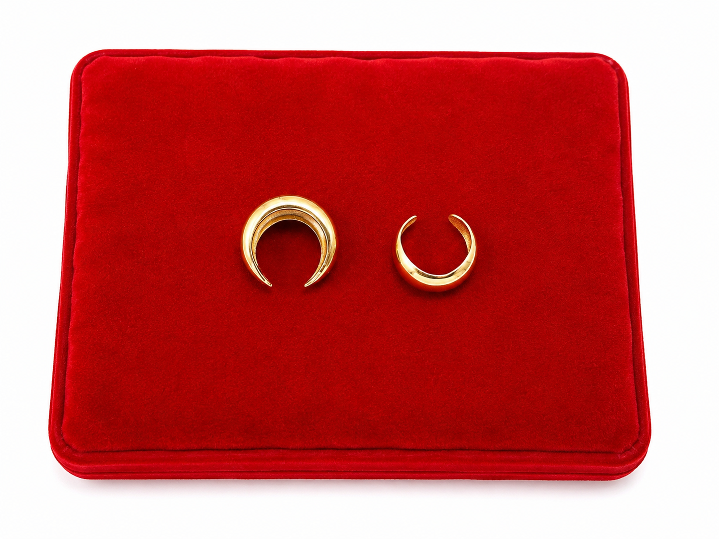 Set de Ear Cuffs Dorados Minimalistas para Mujer.