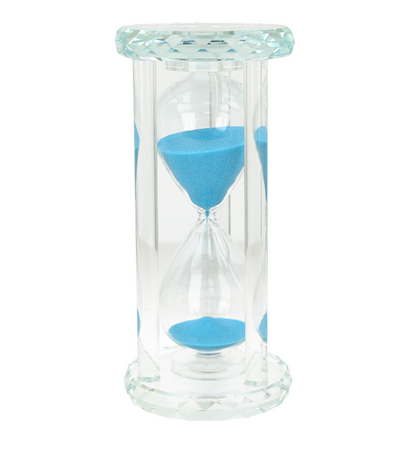 Reloj de arena de cristal de 60 minutos con arena azul y un diseño tallado en forma de diamante.
