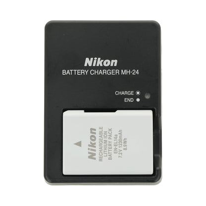 Cargador de Batería Rápido Nikon MH-24 con batería Nikon EN-EL14a.