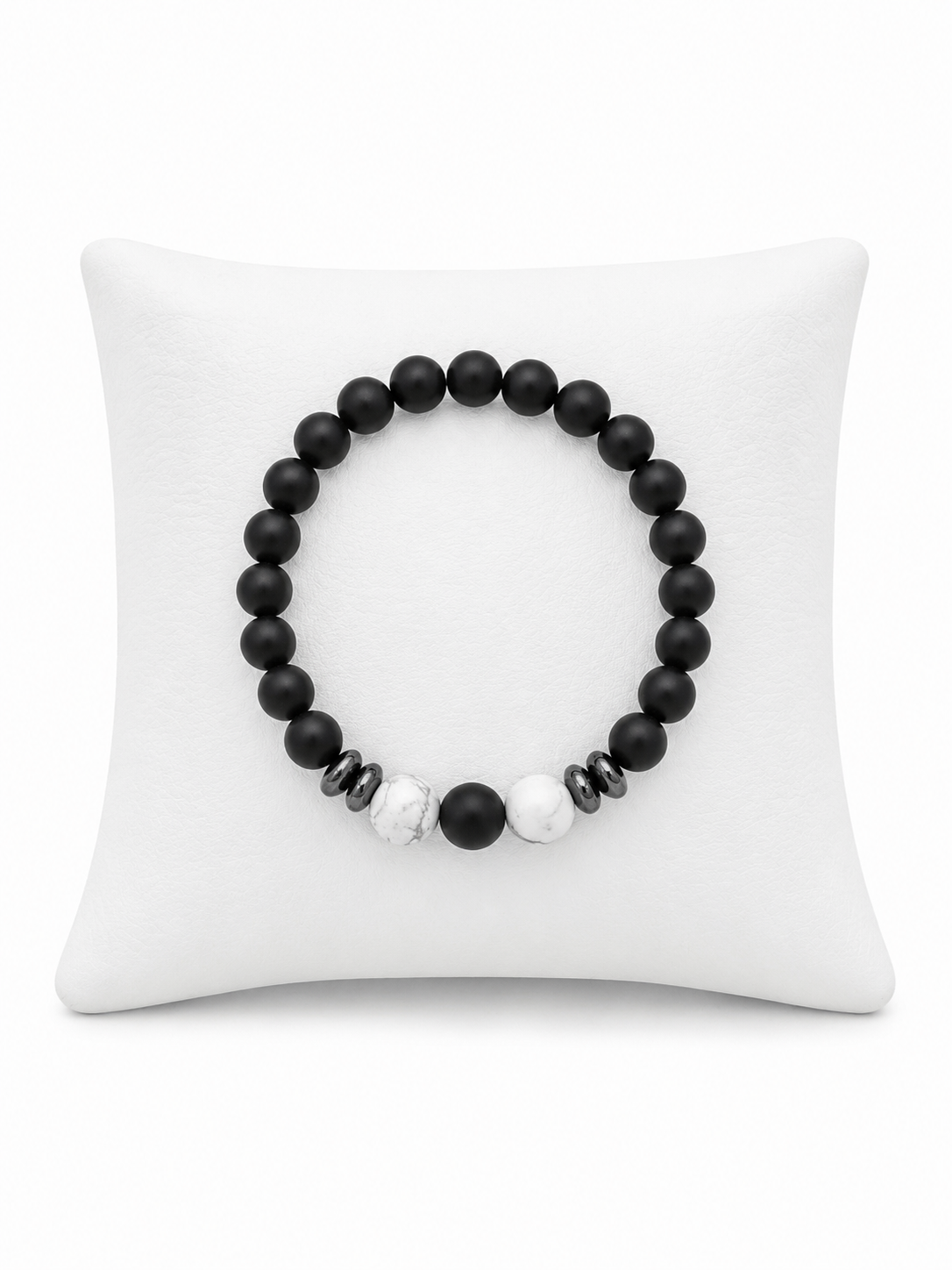 Pulsera de Cuentas negras con Detalles blancos y Efecto Mármol.