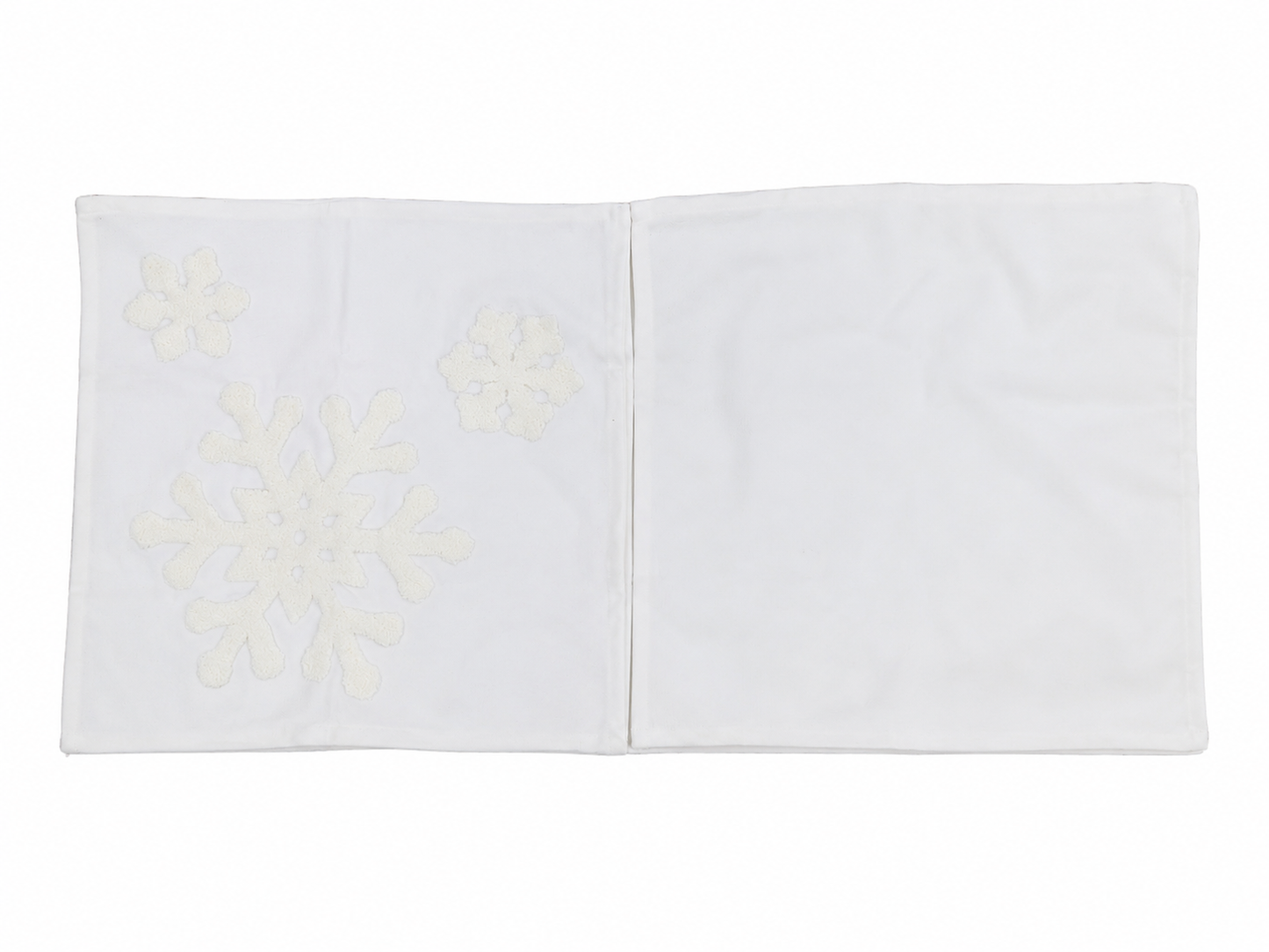 Camino de Mesa Blanco con Diseño de Copos de Nieve Bordados.