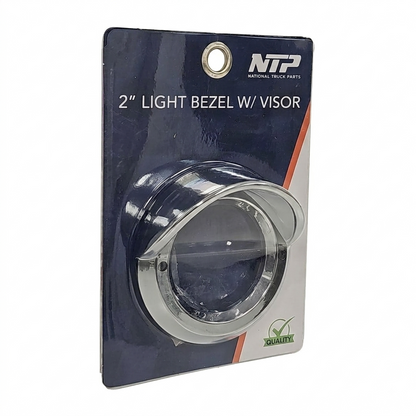 Bisel cromado de plástico de 2 pulgadas con visera para luces de camiones diseñado para decorar y proteger plafones o luces redondas.