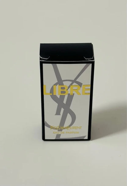 Perfume miniaturat para mujer libre Eau de Parfum.