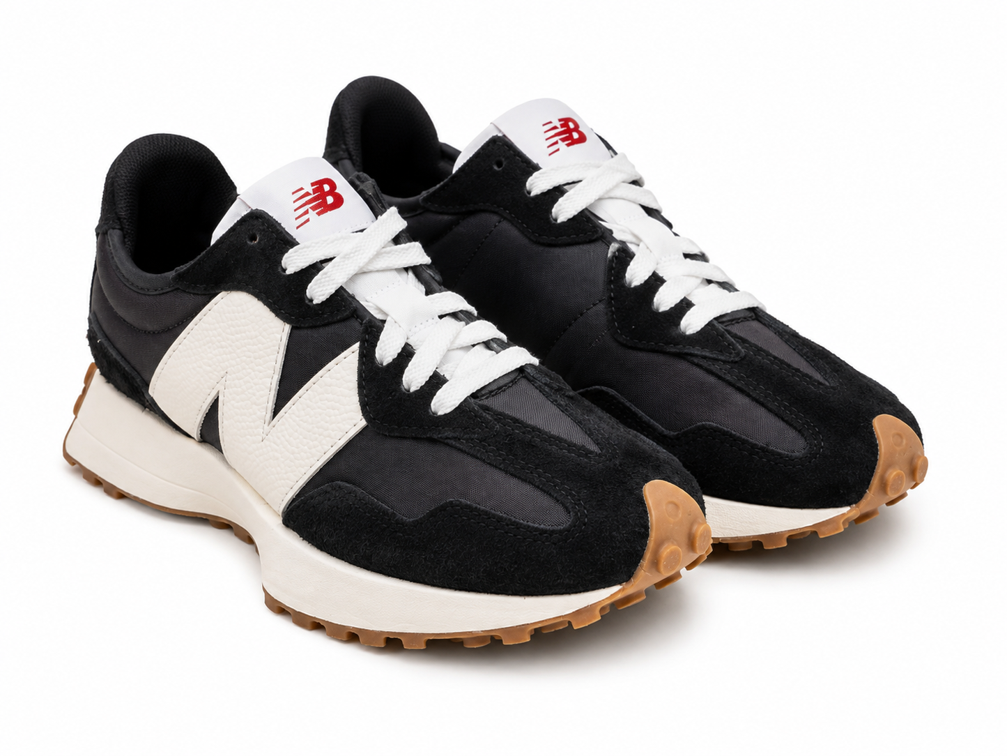 Tenis deportivos casuales negros con detalles blancos y suela color caramelo, talla 6.5.
