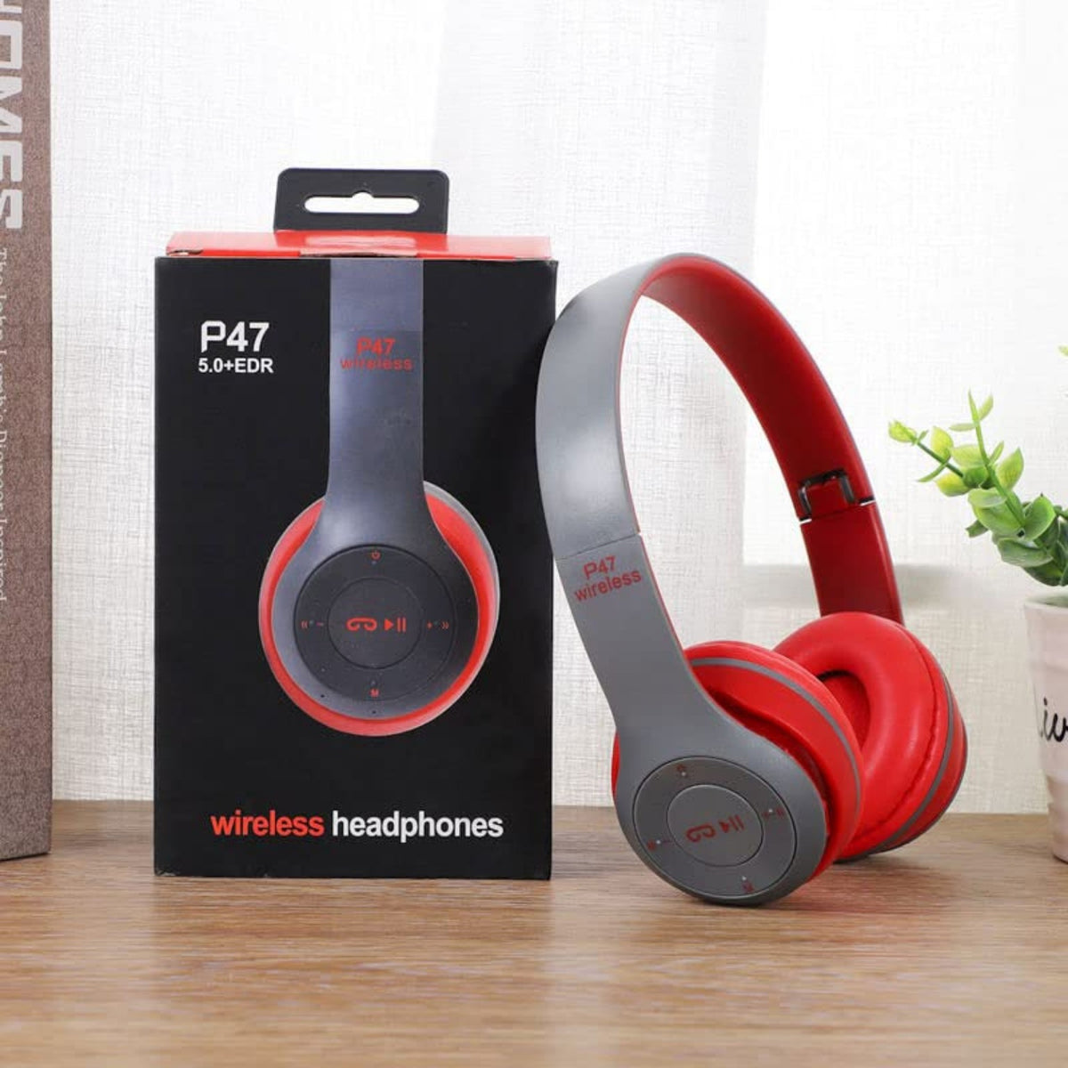 Audífonos inalámbricos P47 plegables con Bluetooth 5.0, color rojo y gris.