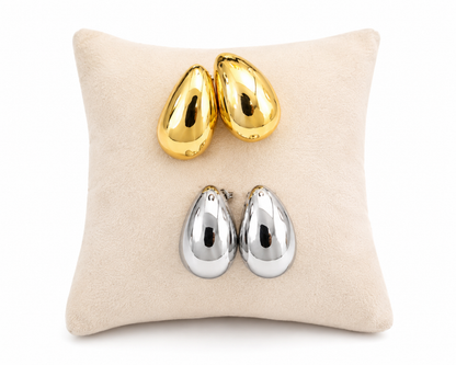 Set de Pendientes Gota en Colores Dorado y Plateado.