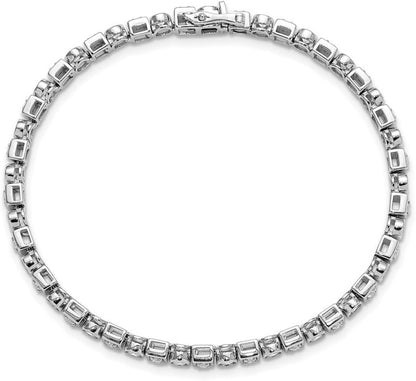 Pulsera plateada tipo tenis con eslabones cuadrados y cierre de seguridad.