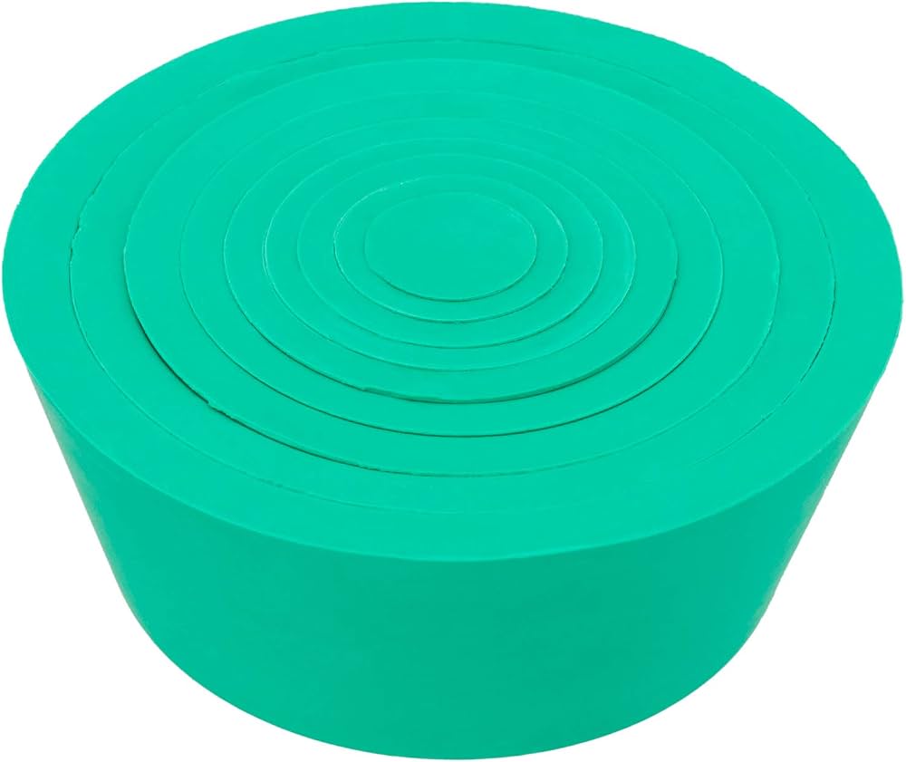 Juego de 9 tapones cónicos de goma verde.