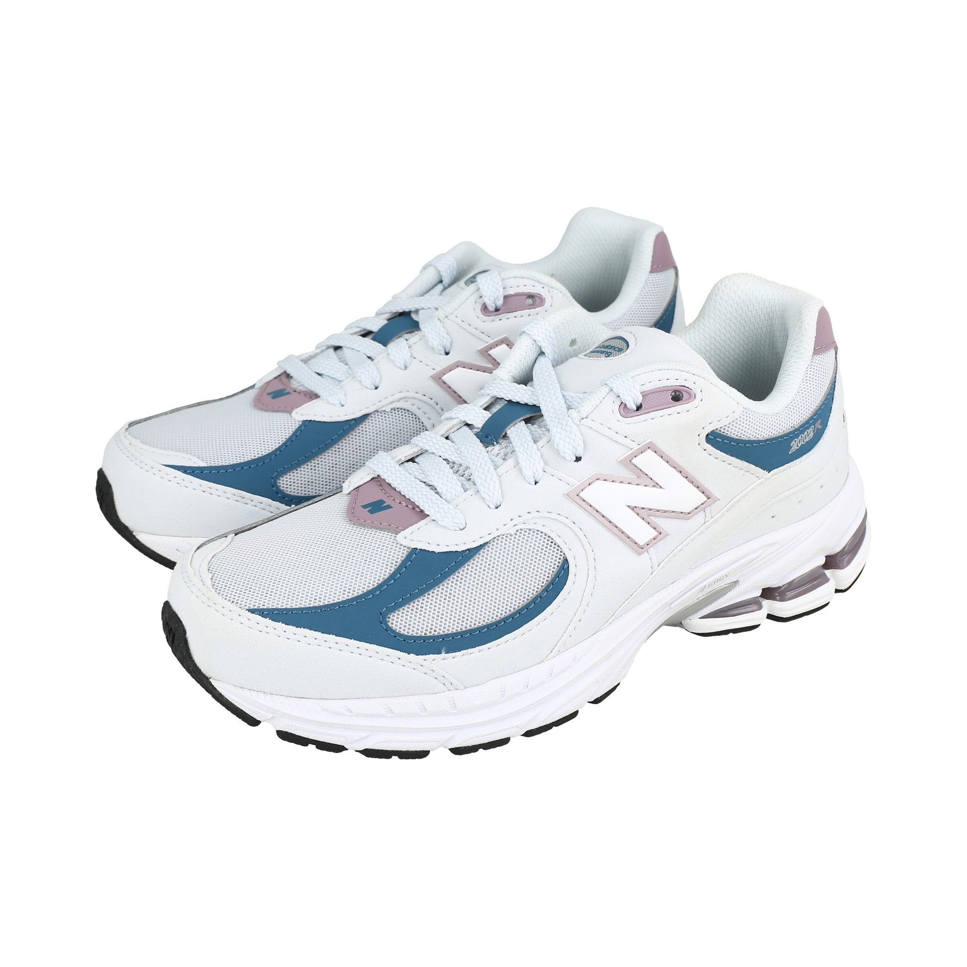 tenis 2002R size 4 1/2 nino