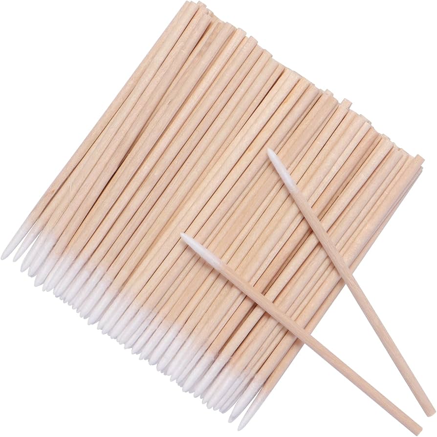 Pack de 100 hisopos o bastoncillos de algodón con mango de madera.