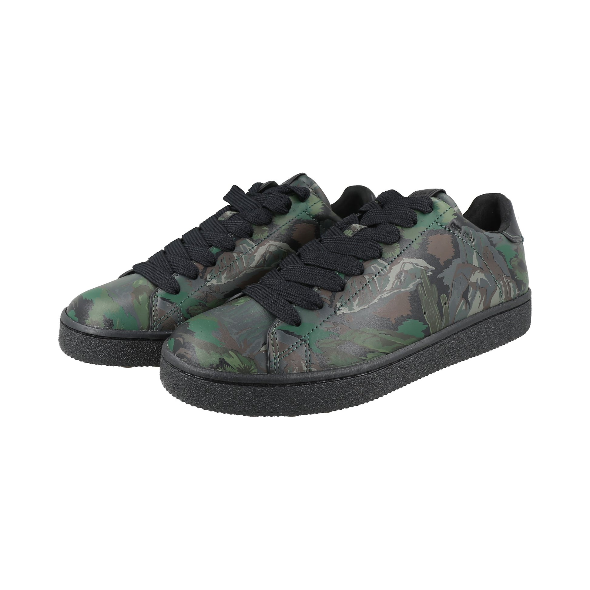 Tenis con estampado camuflaje size 8.5