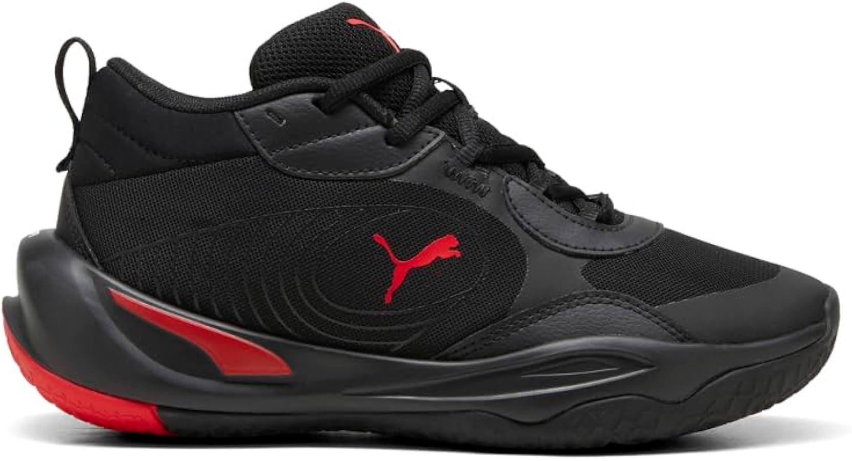 Tenis Deportivos Negros con Detalles Rojos, Cordones y Suela Gruesa, Talla 5.5.