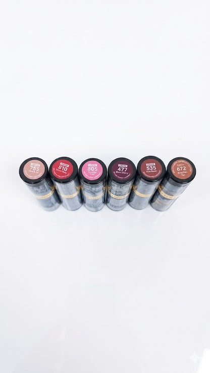Colección que incluye varios tonos de labiales en acabado crema.