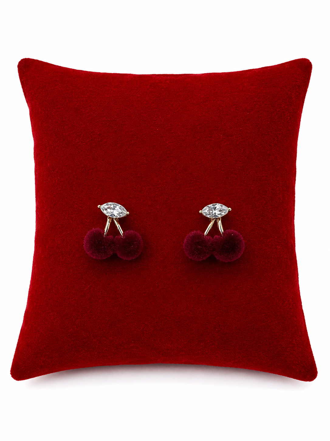 Aretes de Cereza con Pompones Color Vino y Cristal Decorativo.