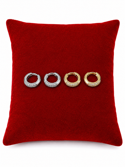 Aretes Tipo Huggie con Circonitas Brillantes en Acero Inoxidable, Set de 2 Pares.