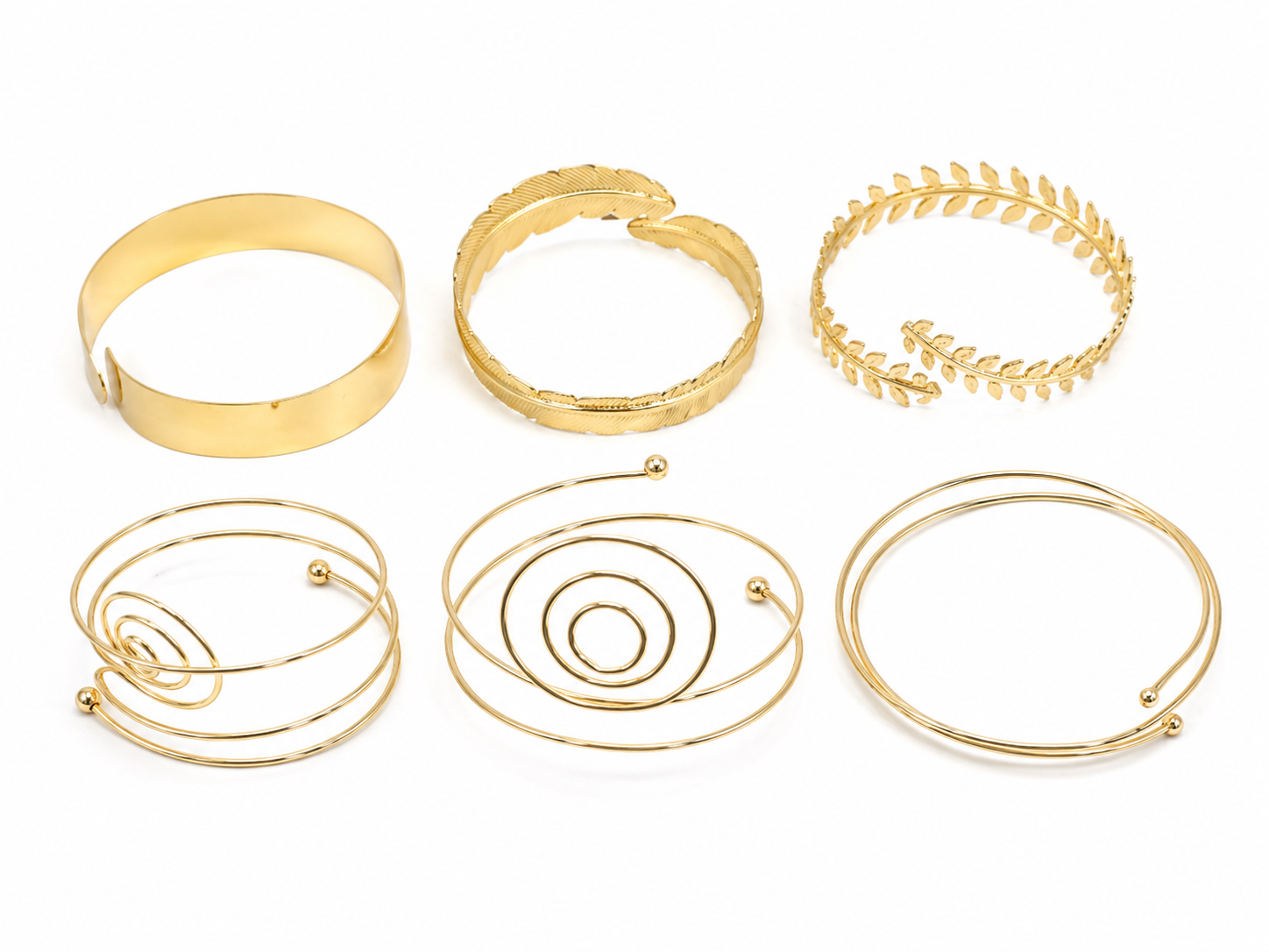 Set de Pulseras Metálicas en Color Dorado para Mujer.