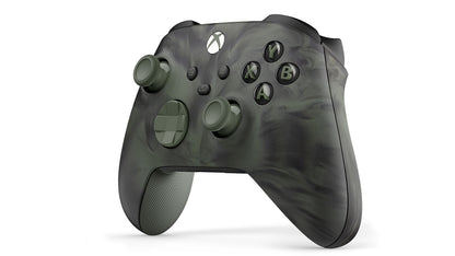 Mando inalámbrico Xbox presenta un diseño de remolinos verdes oscuros y claros exclusivo de la edición especial Nocturnal Vapor.