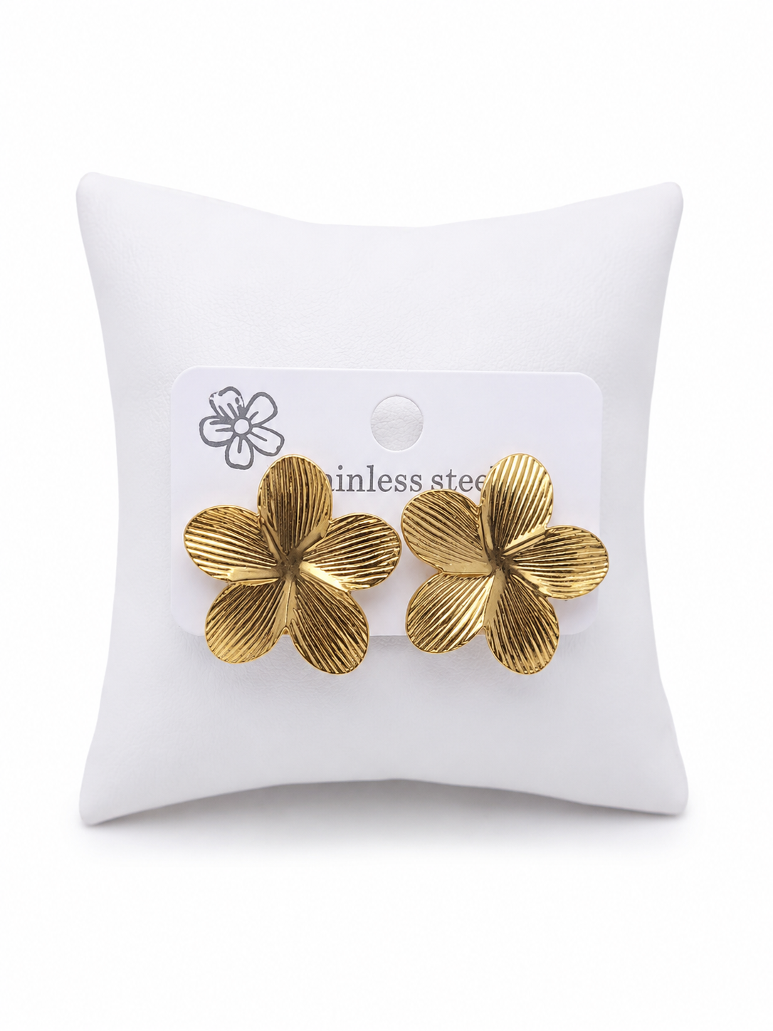 Aretes en Forma de Flor Texturizada Color Dorado.