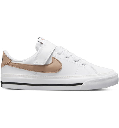 Tenis casuales blancos con detalles beige y cierre de velcro, talla 35.