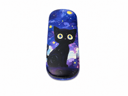 Estuche Rígido para Gafas con Diseño de Gato Negro y Cielo Estrellado.