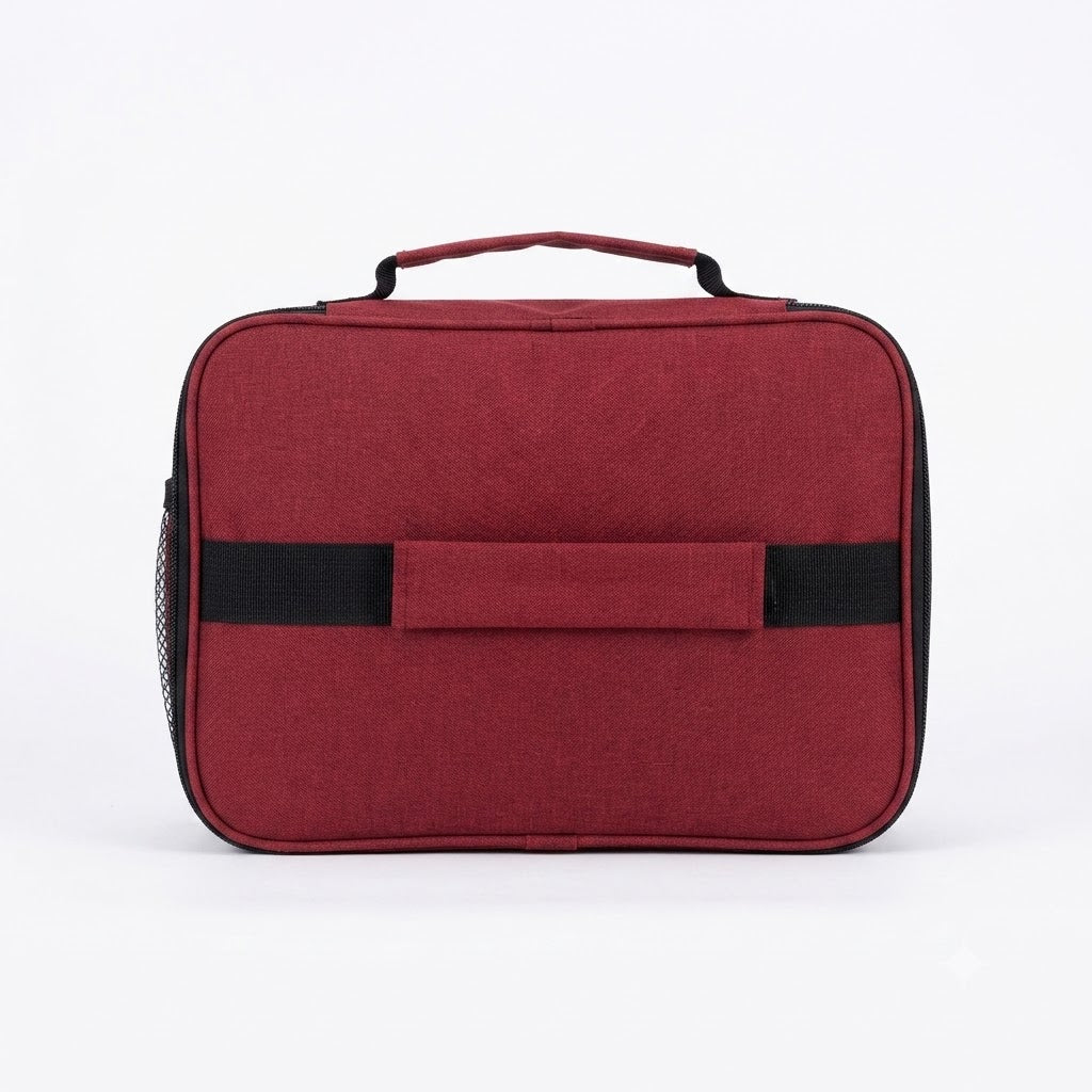Bolsa roja se asemeja a una funda rígida de almacenamiento.