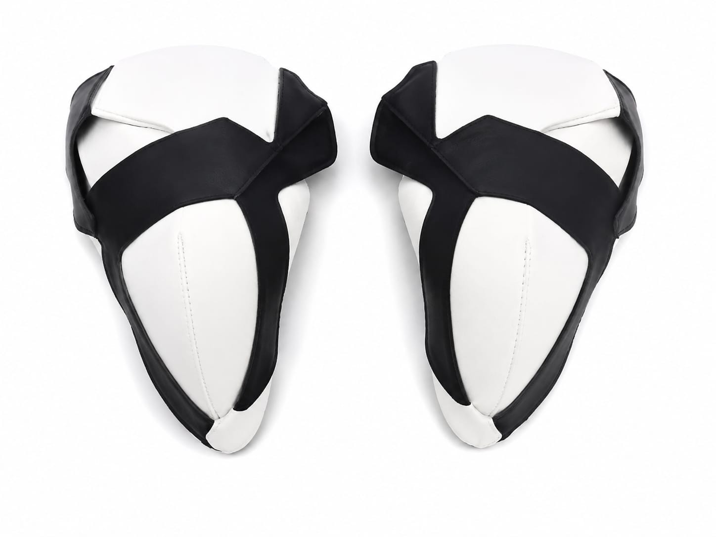 Protectores Acolchados Deportivos Ajustables Blanco y Negro.