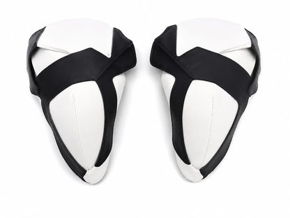 Protectores Acolchados Deportivos Ajustables Blanco y Negro.