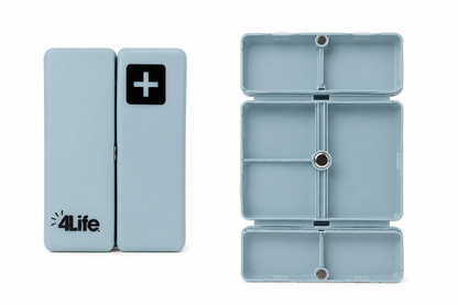 Pastillero Plegable Portátil con Compartimentos Magnéticos Color Azul Claro.