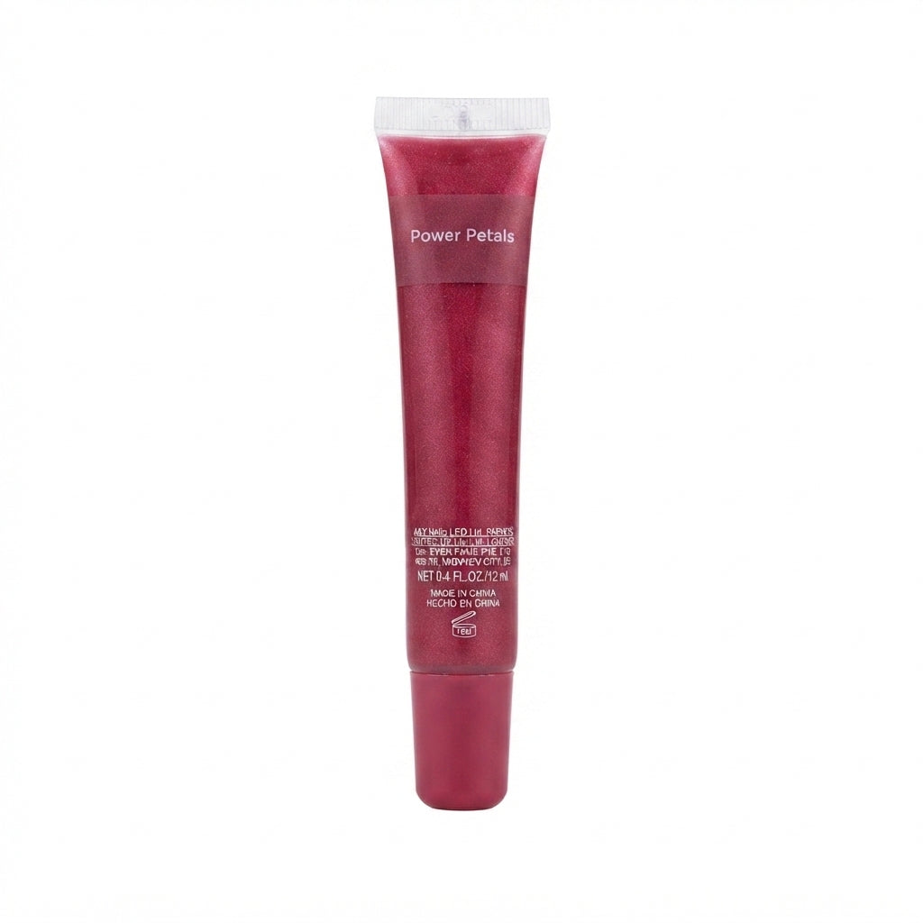 Brillo labial en el tono power petals.