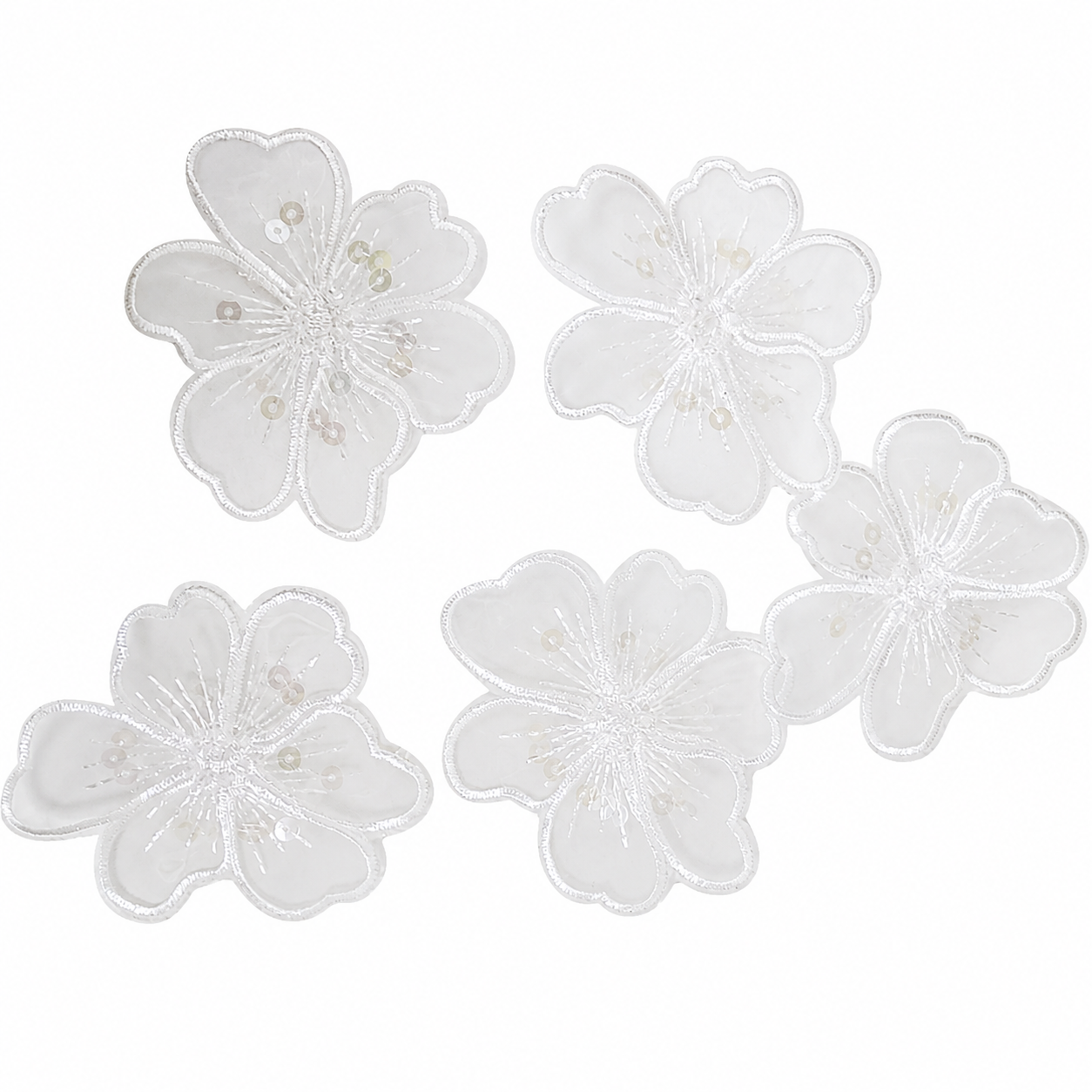 Set de 5 Apliques Florales Blancos Bordados con Lentejuelas Decorativas.